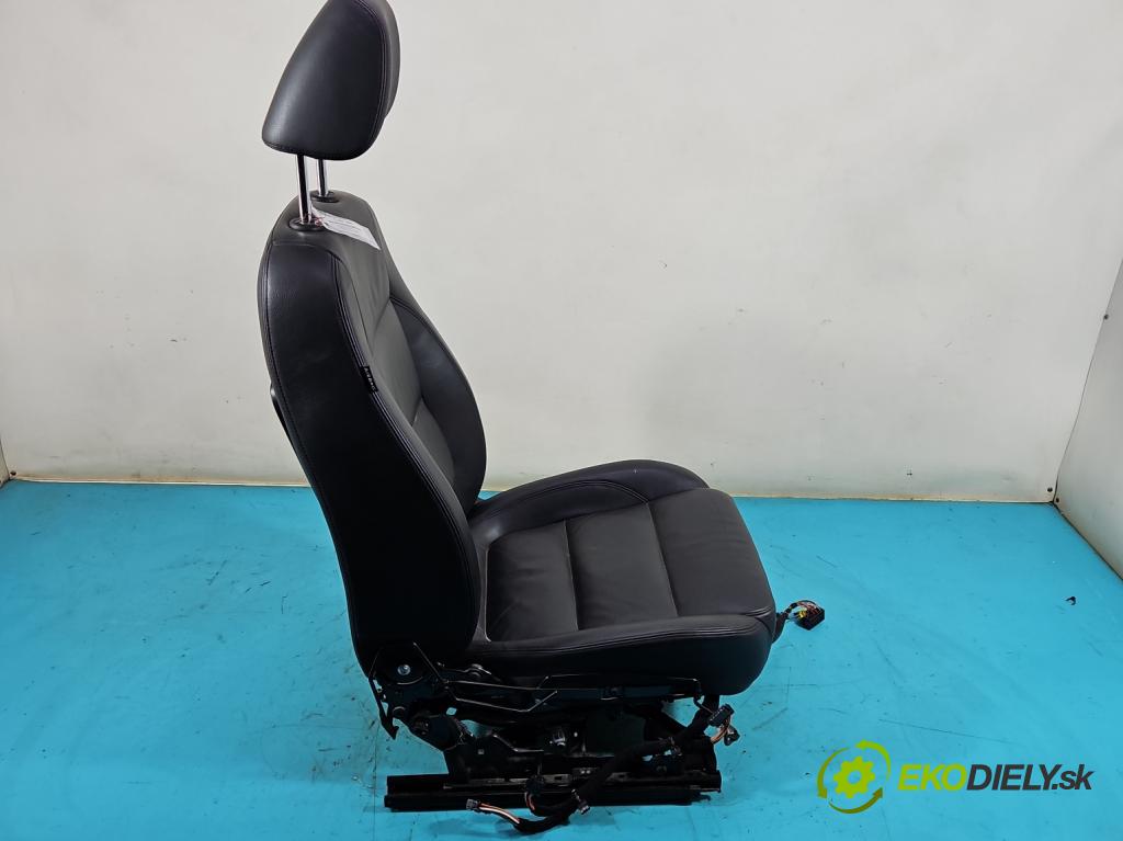 Vw Sharan II 2010-2022 2.0 tdi 170 HP automatic 125 kW 1968 cm3 5- Sedačka pravý  (Sedačky, sedadlá)