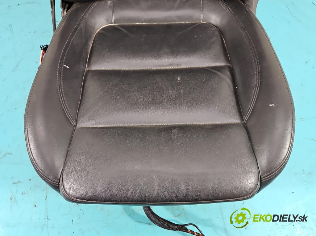 Vw Sharan II 2010-2022 2.0 tdi 170 HP automatic 125 kW 1968 cm3 5- Sedačka pravý  (Sedačky, sedadlá)