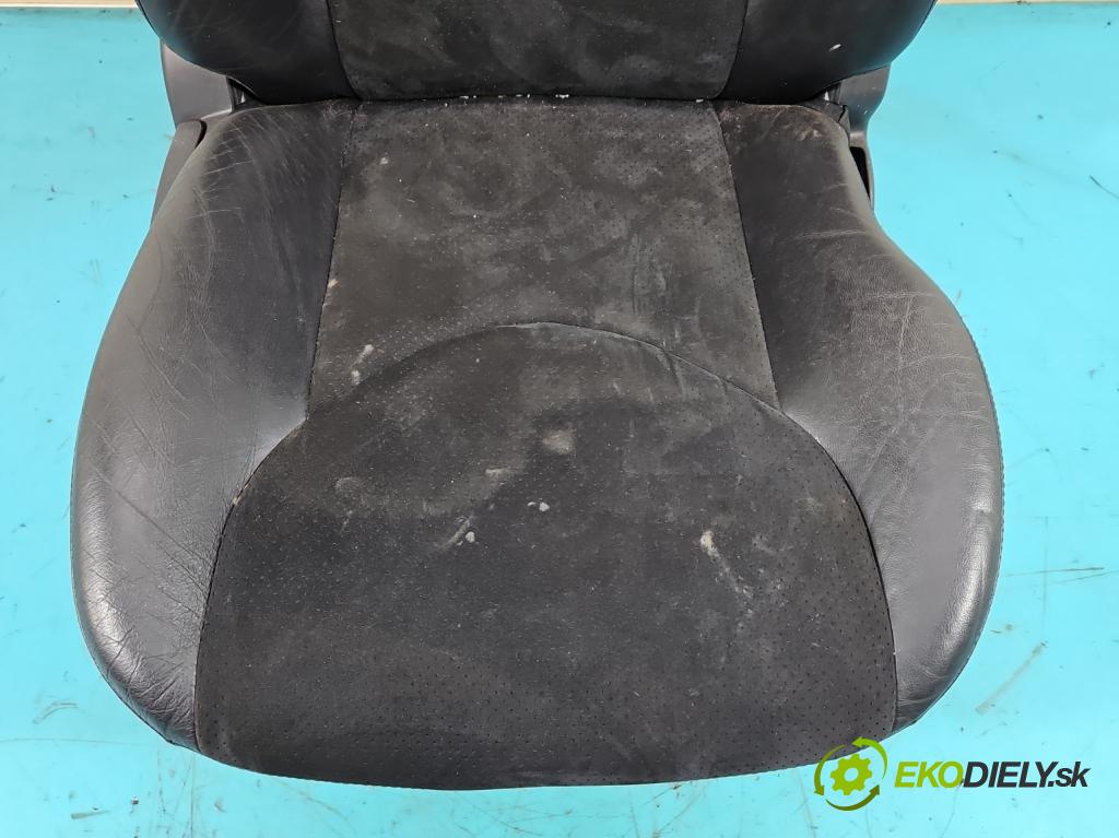 Toyota Rav4 III 2005-2012 2.2 D-CAT 177 HP manual 130 kW 2231 cm3 5- Sedačka pravý  (Sedačky, sedadlá)