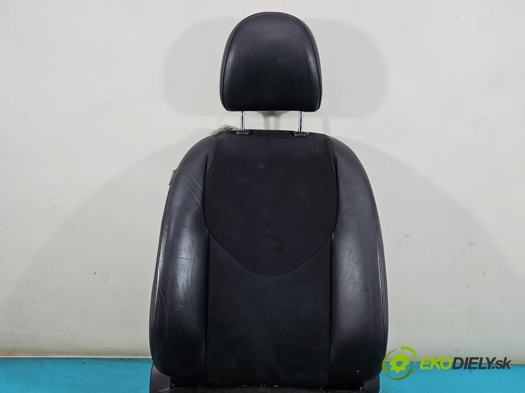 Toyota Rav4 III 2005-2012 2.2 D-CAT 177 HP manual 130 kW 2231 cm3 5- Sedačka pravý  (Sedačky, sedadlá)