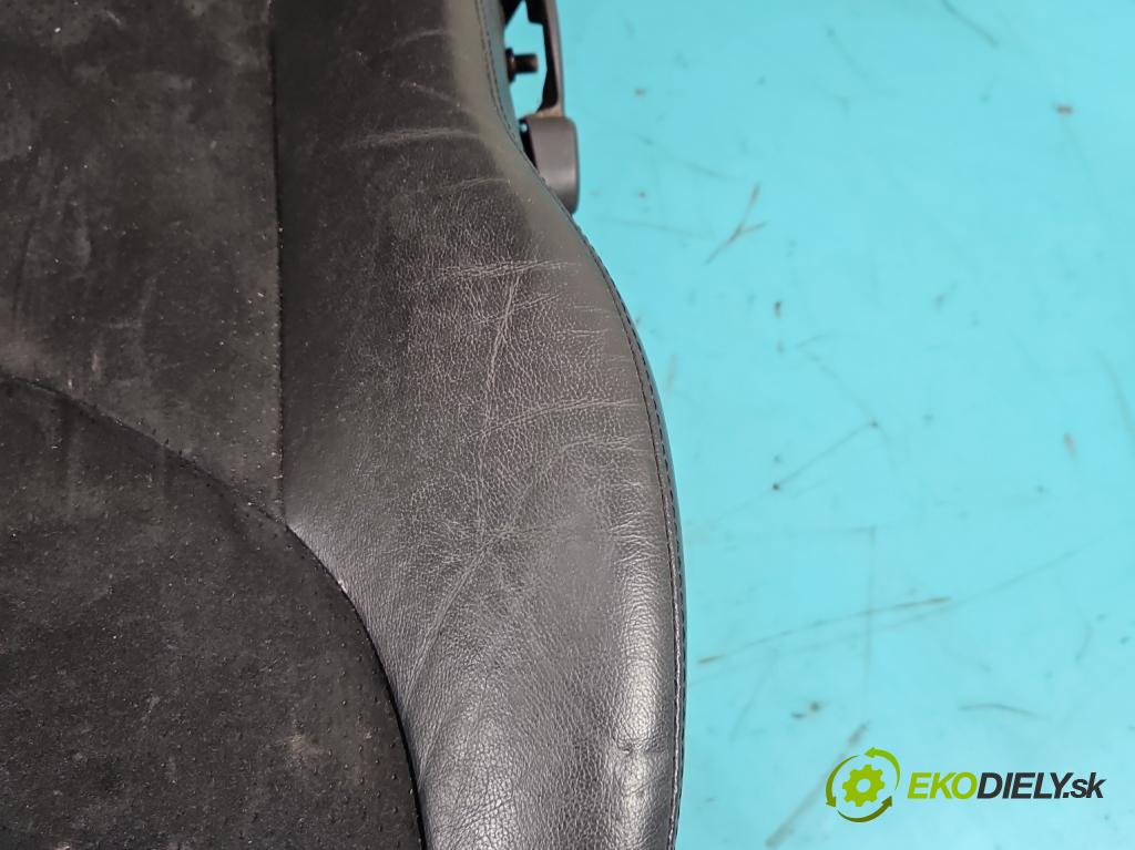 Toyota Rav4 III 2005-2012 2.2 D-CAT 177 HP manual 130 kW 2231 cm3 5- Sedačka pravý  (Sedačky, sedadlá)