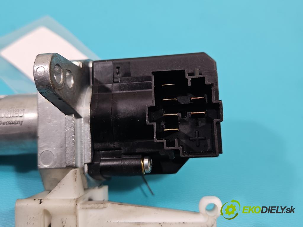 Saab 9-5 2.3 T 185 HP manual 136 kW 2290 cm3 4- Spínačka  (Spínacie skrinky a kľúče)