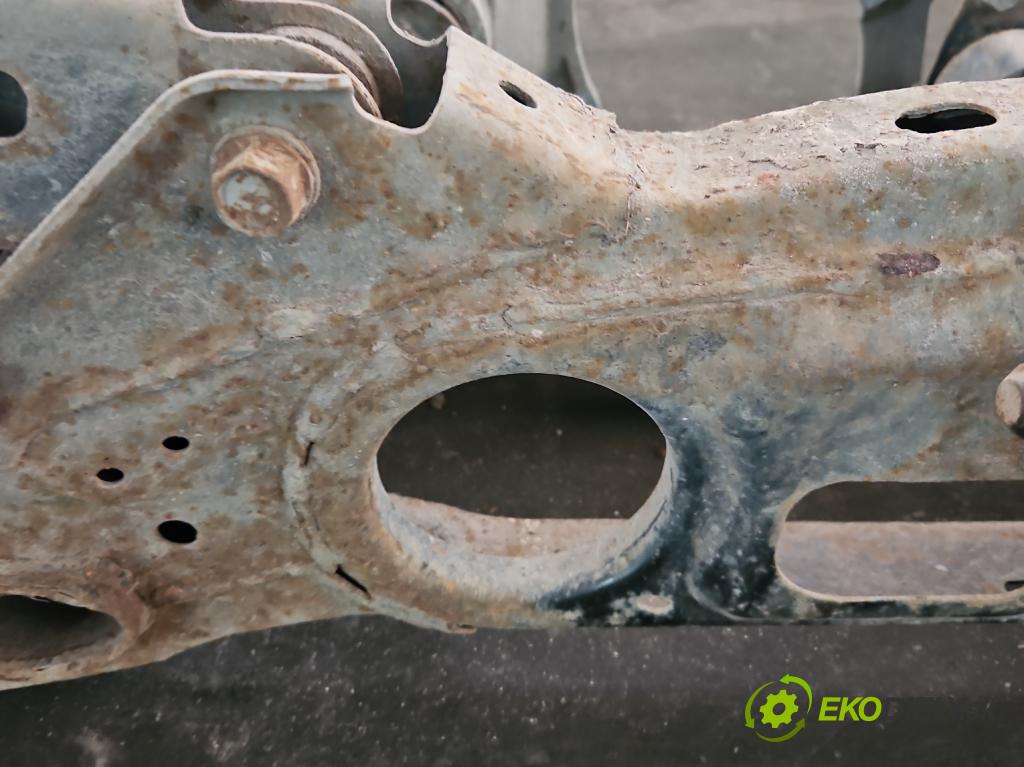 Toyota Rav4 III 2005-2012 2.2 D-CAT 177 hp manual 130 kW 2231 cm3 5- zadní výztuha  (Výztuhy zadní)