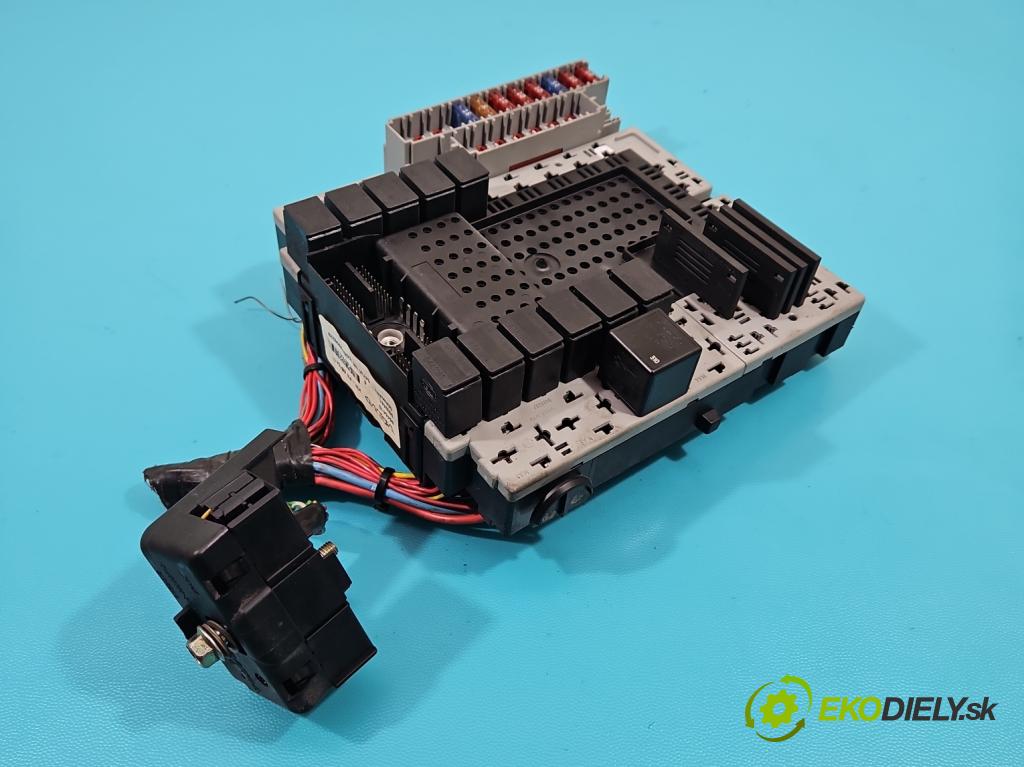 Volvo S60 I 2000-2010 2.4 20V 140 hp manual 103 kW 2435 cm3 4- skříňka pojistková 8645410 (Pojistkové skříňky)