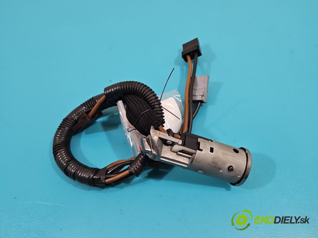 Citroen Xsara I 1997-2000 1.4 8V 75 HP manual 55 kW 1360 cm3 5- Spínačka  (Spínacie skrinky a kľúče)