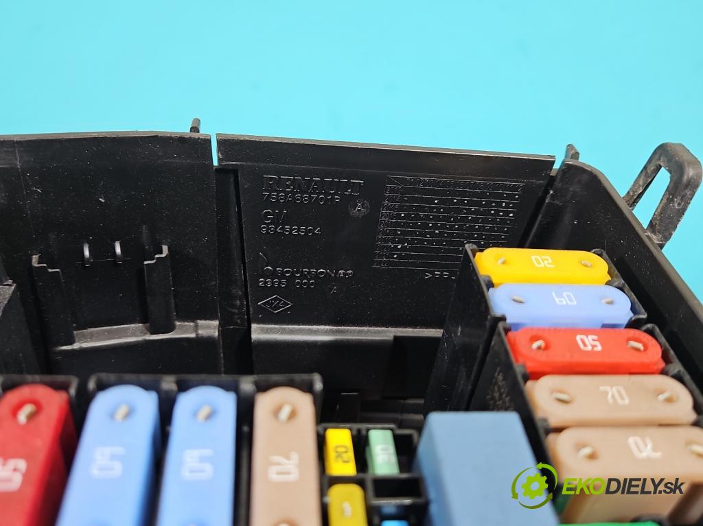 Renault Trafic III 2014 - 2.0 dci 145 hp manual 107 kW 1997 cm3 5- skříňka pojistková 243503708R (Pojistkové skříňky)