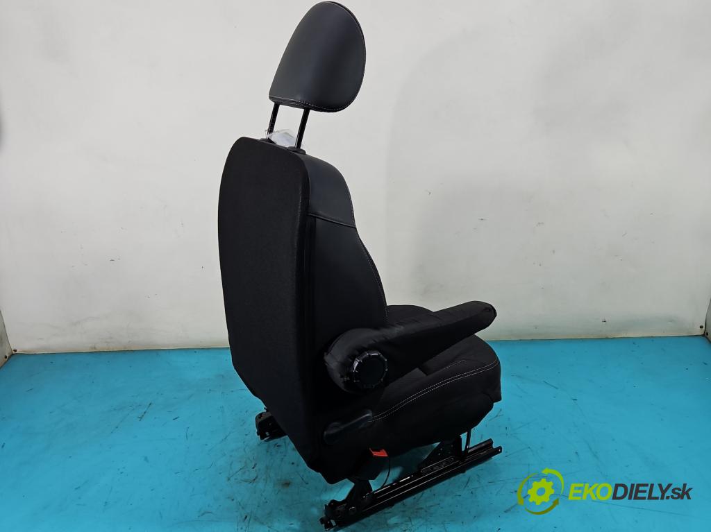 Renault Trafic III 2014 - 2.0 dci 145 HP manual 107 kW 1997 cm3 5- Sedačka ľavý  (Sedačky, sedadlá)