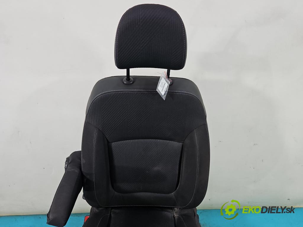Renault Trafic III 2014 - 2.0 dci 145 HP manual 107 kW 1997 cm3 5- Sedačka ľavý  (Sedačky, sedadlá)