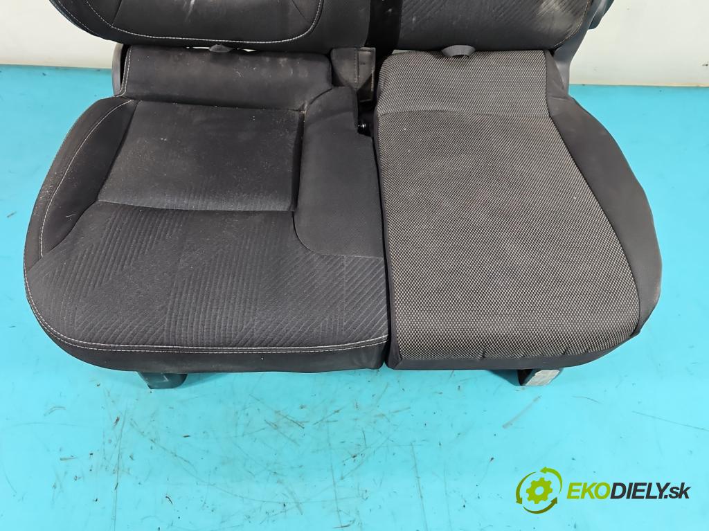 Renault Trafic III 2014 - 2.0 dci 145 HP manual 107 kW 1997 cm3 5- Sedačka pravý  (Sedačky, sedadlá)