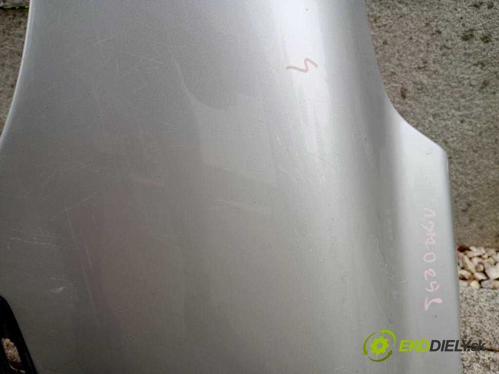Volvo S60 I 2000-2010 2.4 20V 140 hp manual 103 kW 2435 cm3 4- blatnik přední levý  (Levý přední blatník)