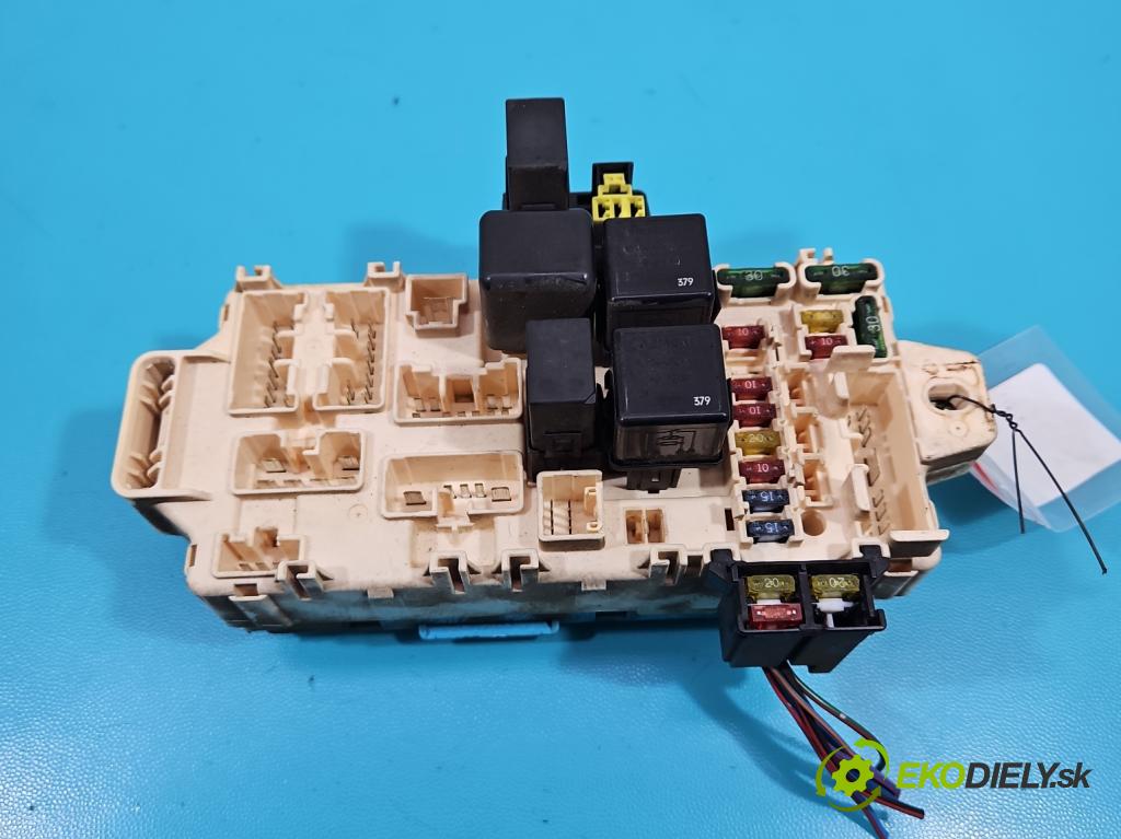 Mitsubishi Pajero Pinin 1998-2007 1.8 GDI 120 hp automatic 88 kW 1834 cm3 3- skříňka pojistková MR445951B (Pojistkové skříňky)