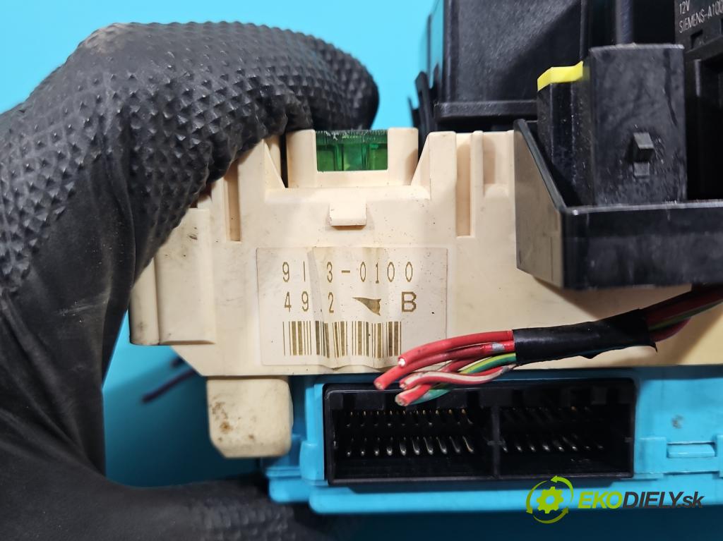 Mitsubishi Pajero Pinin 1998-2007 1.8 GDI 120 hp automatic 88 kW 1834 cm3 3- skříňka pojistková MR445951B (Pojistkové skříňky)