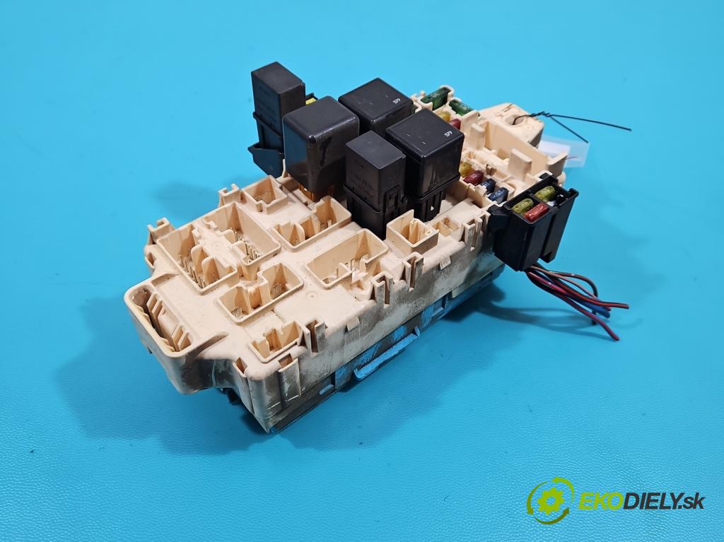 Mitsubishi Pajero Pinin 1998-2007 1.8 GDI 120 hp automatic 88 kW 1834 cm3 3- skříňka pojistková MR445951B (Pojistkové skříňky)