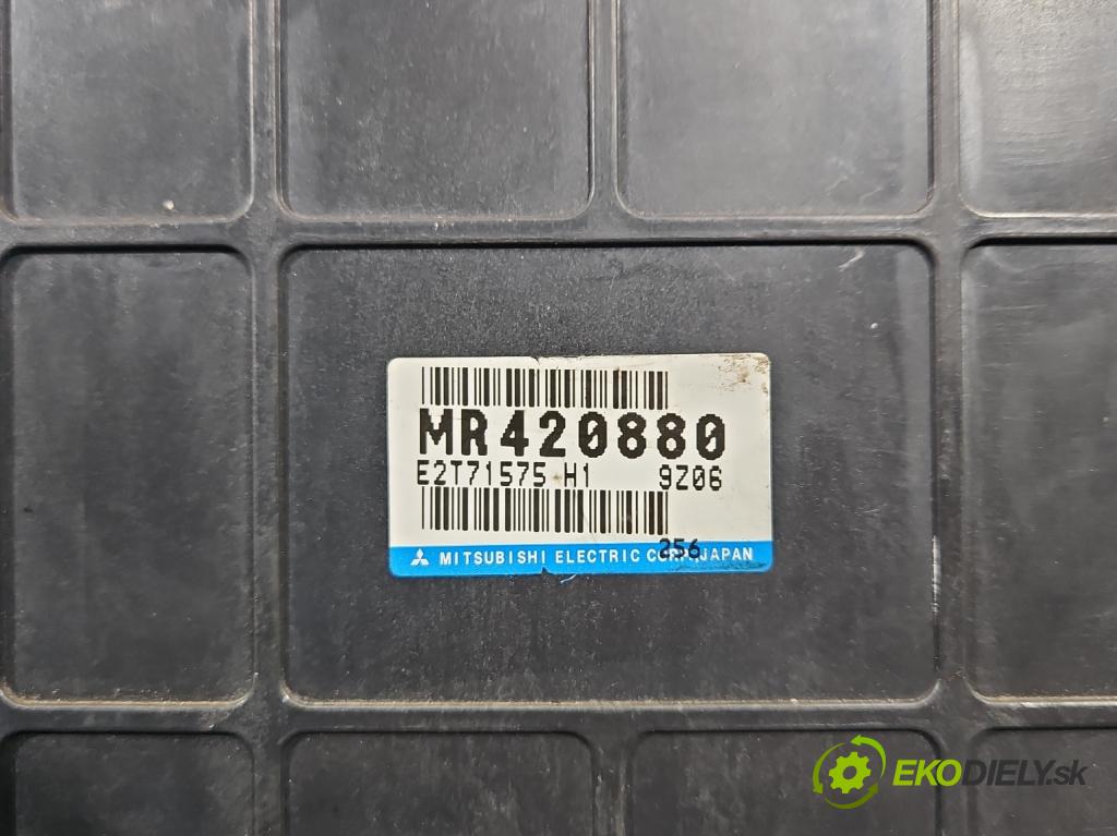 Mitsubishi Pajero Pinin 1998-2007 1.8 GDI 120 hp automatic 88 kW 1834 cm3 3- řídící jednotka motoru MR420880