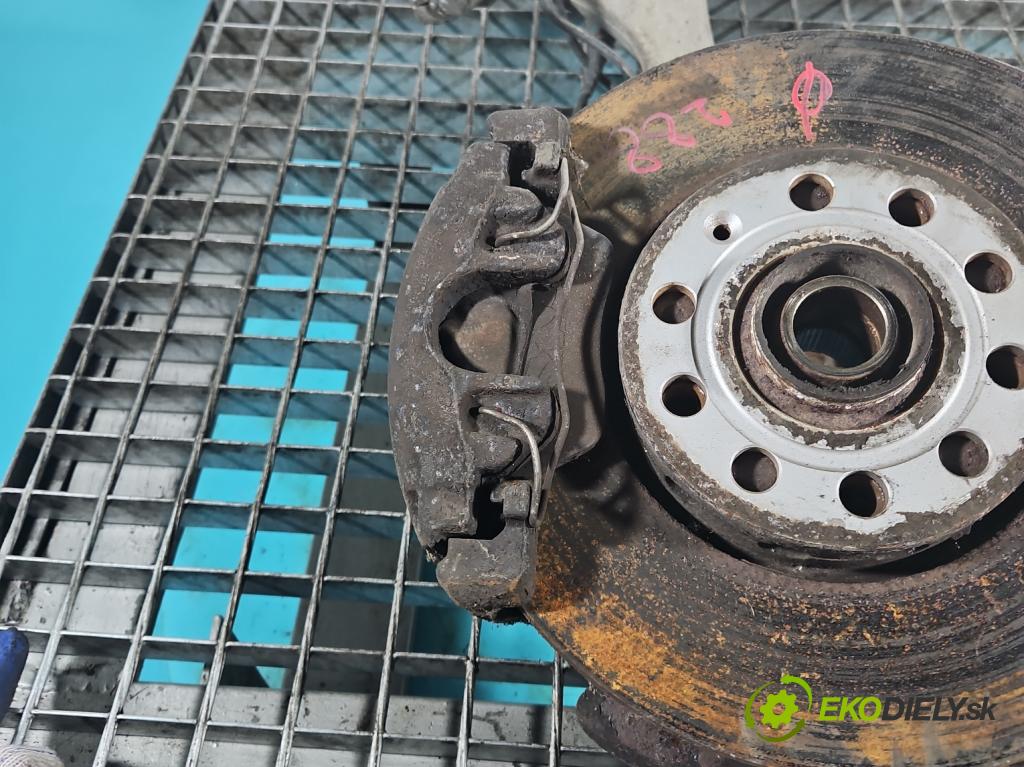 Audi A4 B6 2000-2004 2.0 20V 131 HP manual 96 kW 1984 cm3 4- brzdič predné pravý (Ostatné)