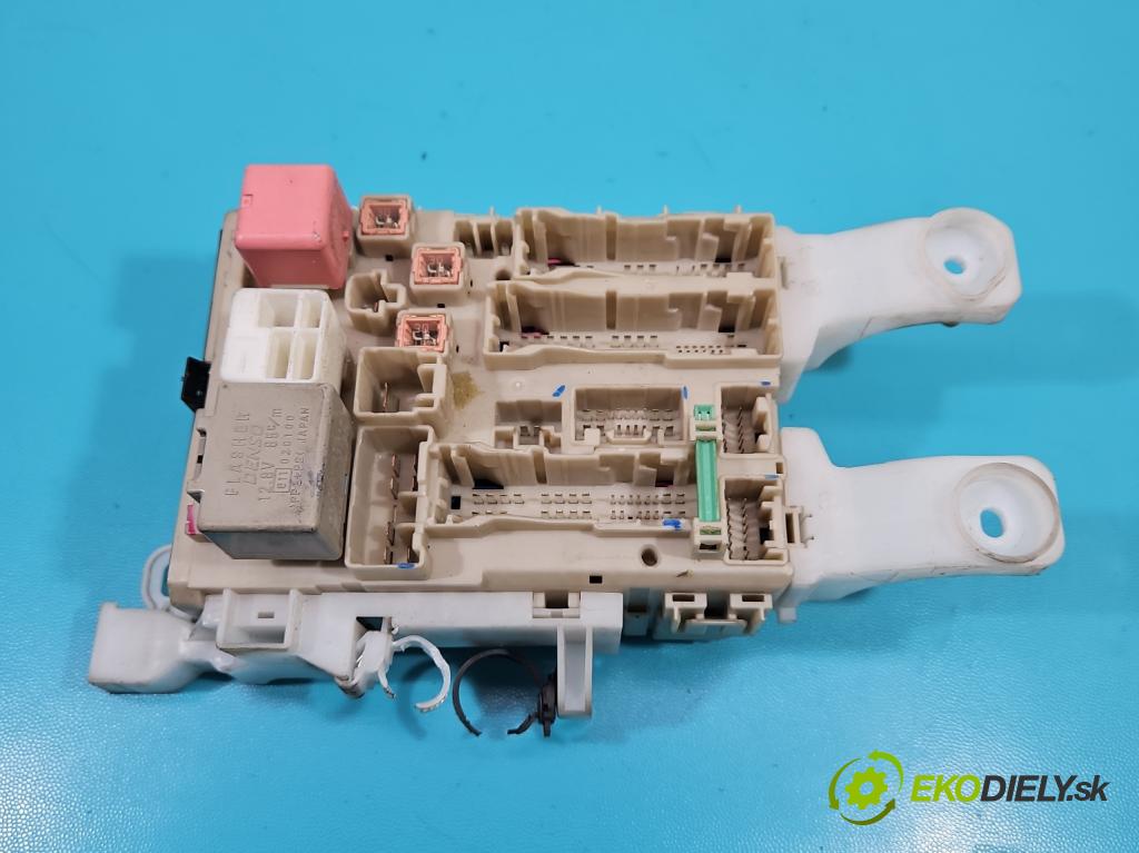 Toyota Rav4 III 2005-2012 2.2 D-CAT 177 hp manual 130 kW 2231 cm3 5- skříňka pojistková 82730-42350 (Pojistkové skříňky)