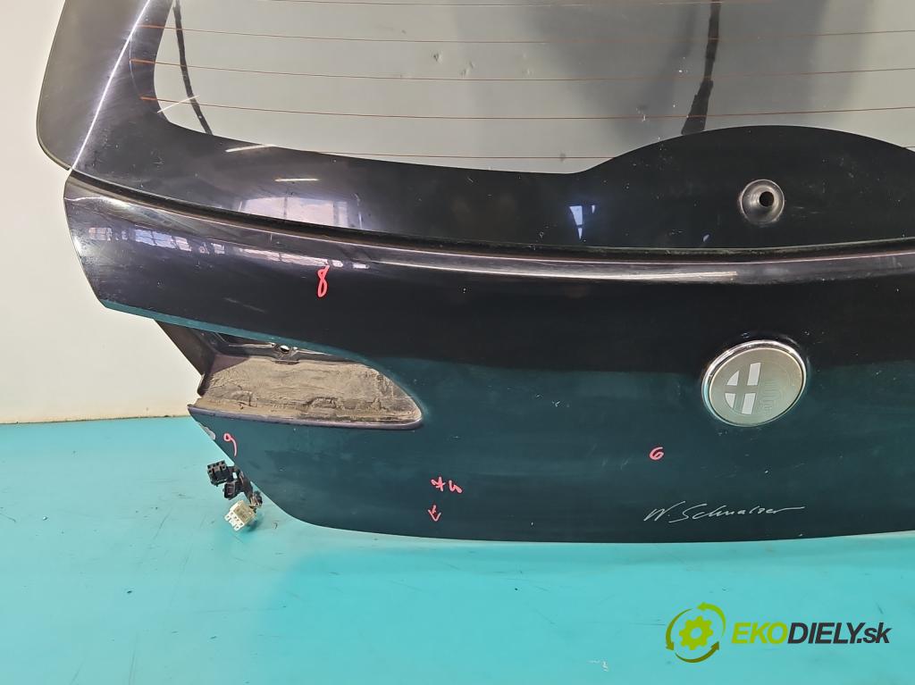 Alfa romeo 159 1.9 jtd 120 hp manual 88 kW 1910 cm3 5- zadní kufrové dveře  (Zadní kapoty)