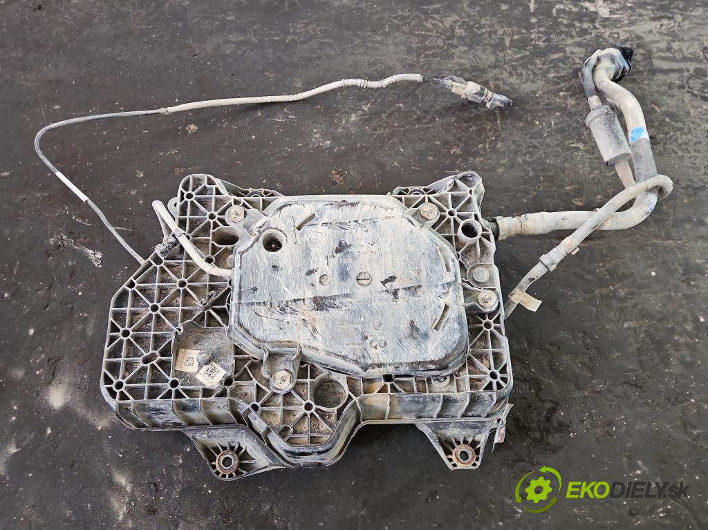 Renault Trafic III 2014 - 2.0 dci 145 HP manual 107 kW 1997 cm3 5- Nádrž: AdBlue: 172A25438R