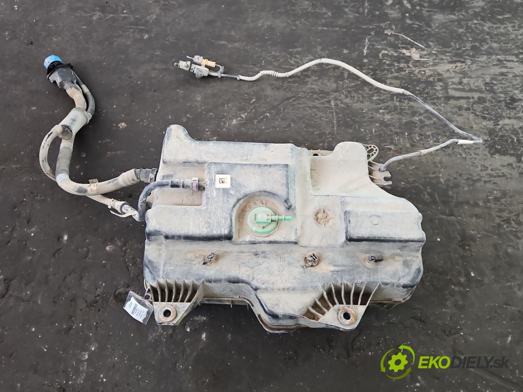 Renault Trafic III 2014 - 2.0 dci 145 hp manual 107 kW 1997 cm3 5- Nádrž: AdBlue 172A25438R