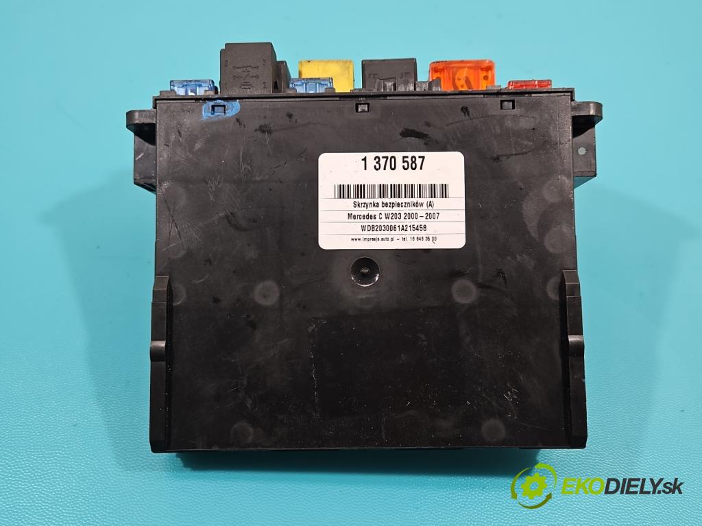 Mercedes C W203 2000-2007 2,2.0 cdi 143 hp automatic 105 kW 2148 cm3 4- skříňka pojistková 0025459301 (Pojistkové skříňky)