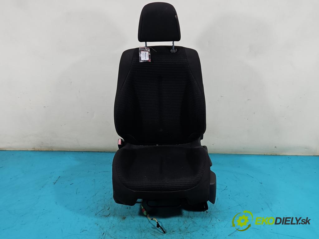 Citroen C4 I 2004-2011 1.6 16V 109 HP manual 80 kW 1587 cm3 5- Sedačka ľavý  (Sedačky, sedadlá)