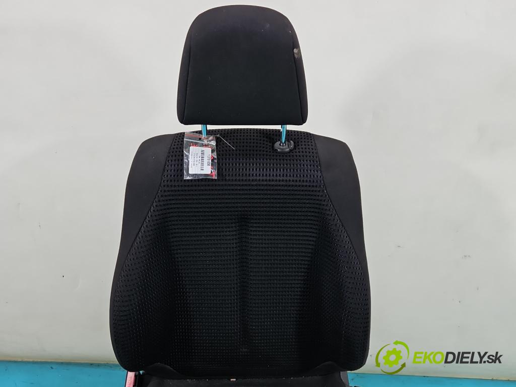 Citroen C4 I 2004-2011 1.6 16V 109 HP manual 80 kW 1587 cm3 5- Sedačka ľavý  (Sedačky, sedadlá)