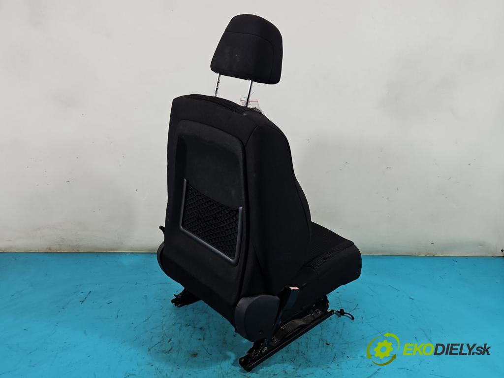 Citroen C4 I 2004-2011 1.6 16V 109 HP manual 80 kW 1587 cm3 5- Sedačka ľavý  (Sedačky, sedadlá)