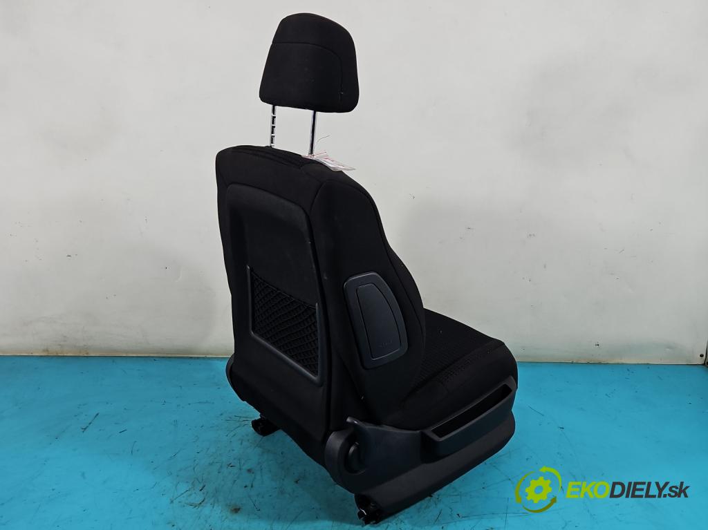 Citroen C4 I 2004-2011 1.6 16V 109 HP manual 80 kW 1587 cm3 5- Sedačka pravý  (Sedačky, sedadlá)