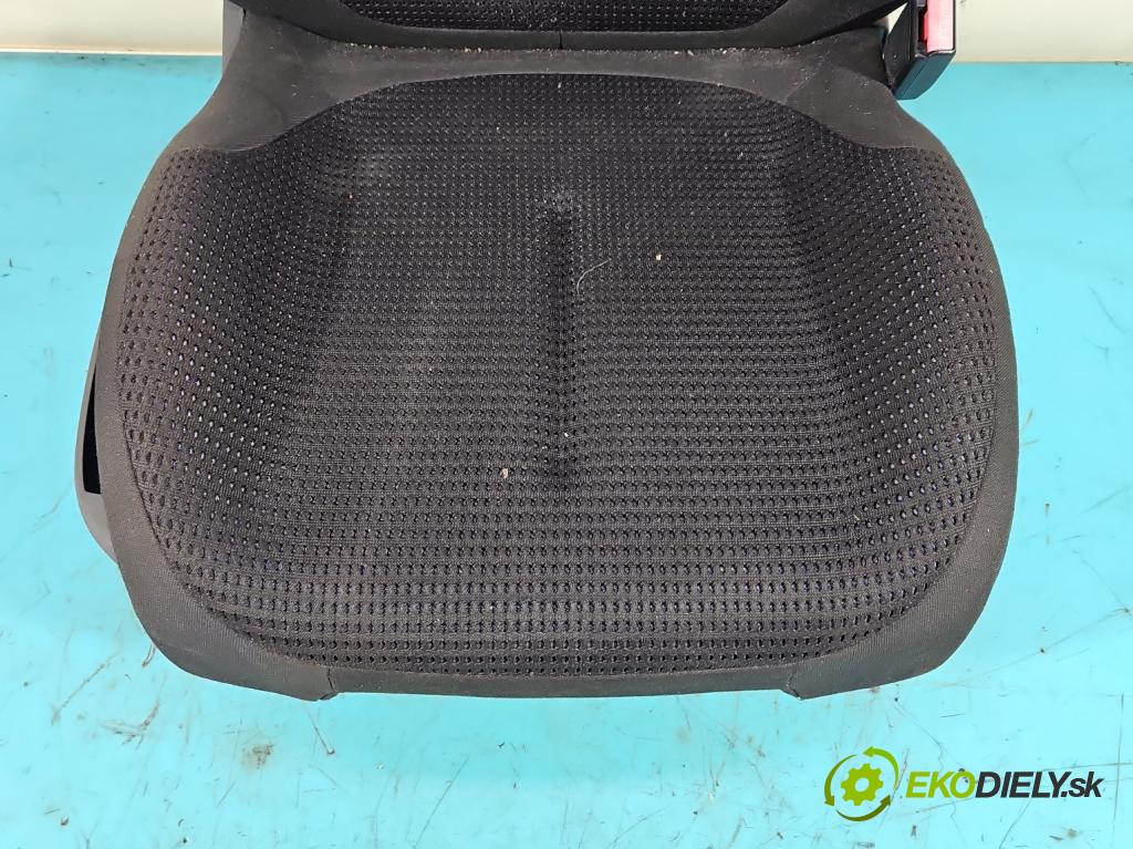 Citroen C4 I 2004-2011 1.6 16V 109 HP manual 80 kW 1587 cm3 5- Sedačka pravý  (Sedačky, sedadlá)