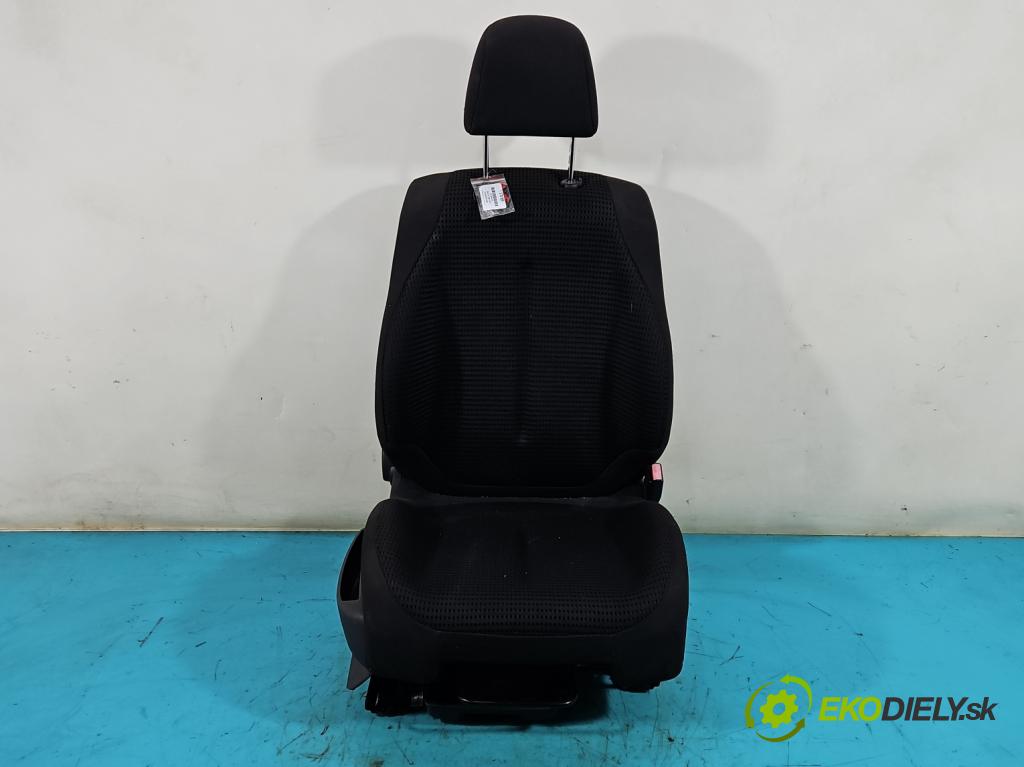 Citroen C4 I 2004-2011 1.6 16V 109 HP manual 80 kW 1587 cm3 5- Sedačka pravý  (Sedačky, sedadlá)