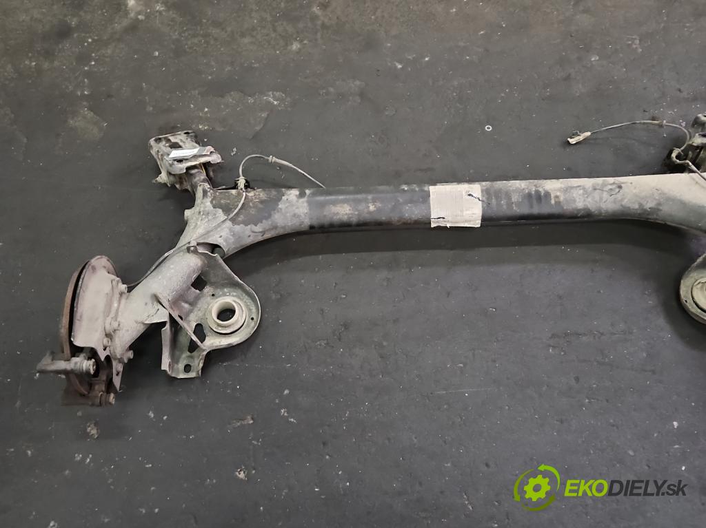 Citroen C4 I 2004-2011 1.6 16V 109 hp manual 80 kW 1587 cm3 5- zadní výztuha  (Výztuhy zadní)