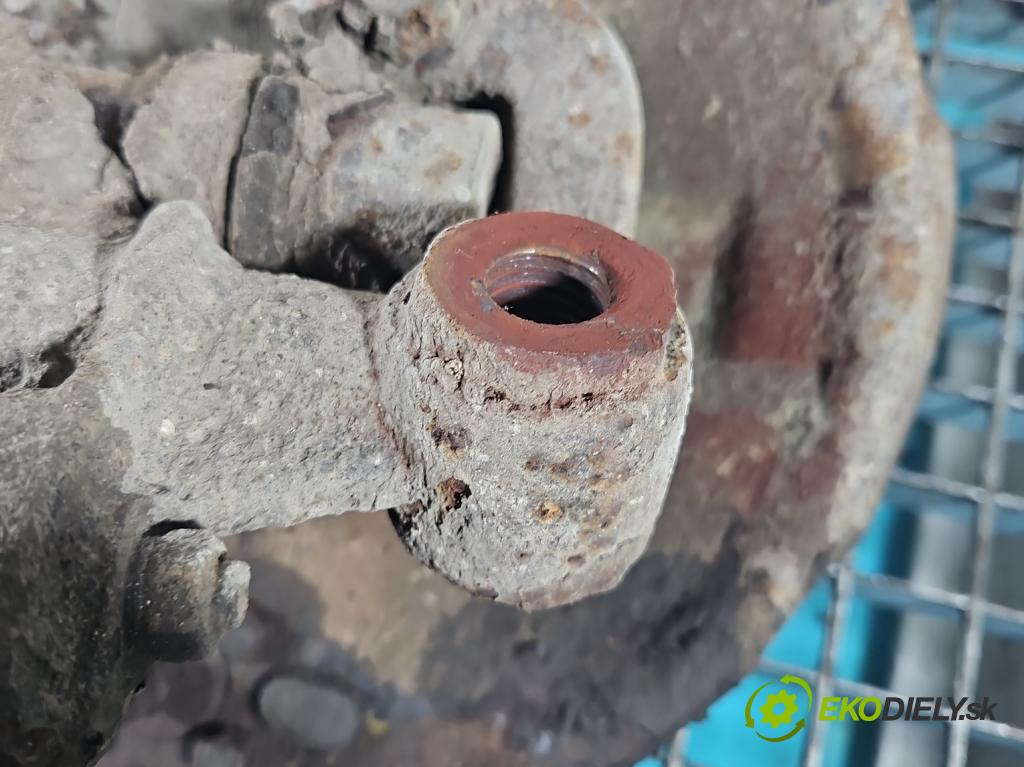 Żuk A 11 b 2.1 karburátor: 71 HP manual 52 kW 2120 cm3 5- náboj ľavé  (Náboje)