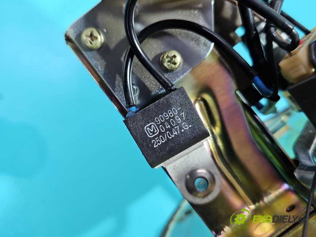 Toyota Corolla E10 1,4.0 16V 75 HP manual 55 kW 1332 cm3 5- čerpadlo palivo