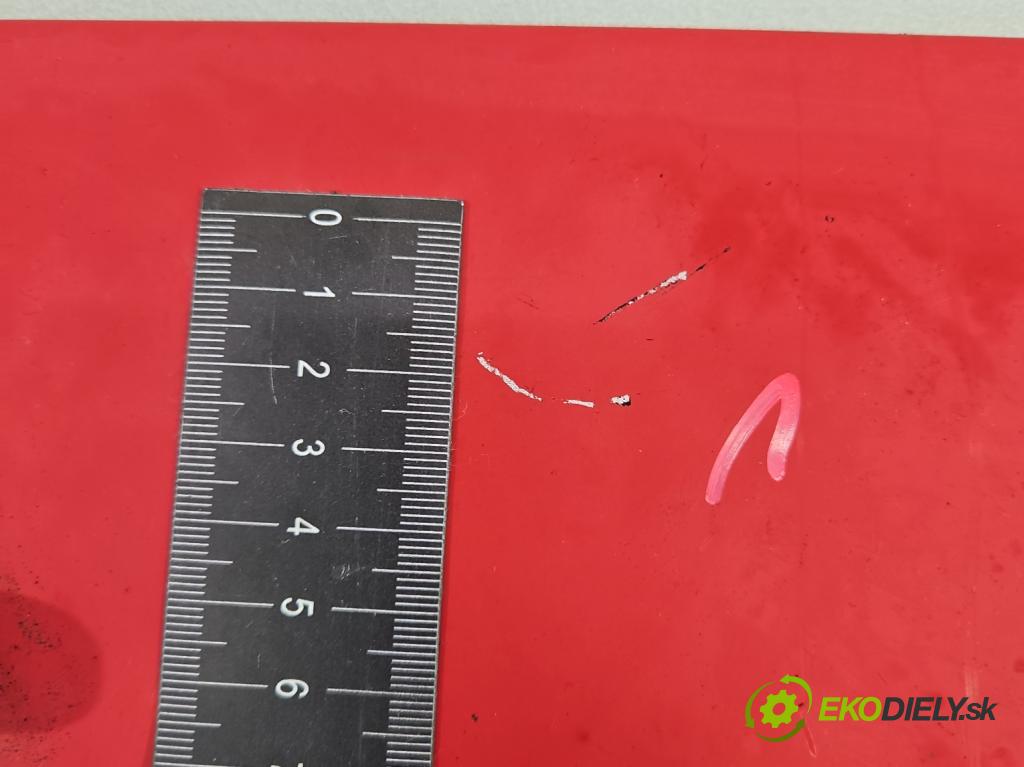 Toyota Corolla E10 1,4.0 16V 75 hp manual 55 kW 1332 cm3 5- zadní kufrové dveře  (Zadní kapoty)