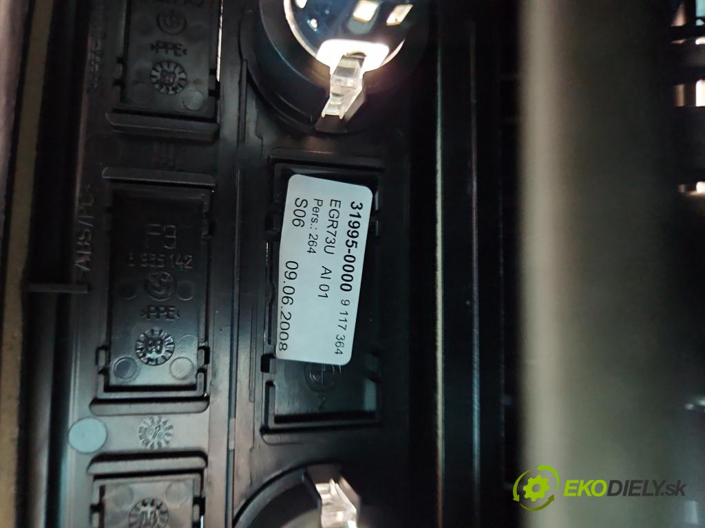 Bmw 5 E60 2003-2010 2.5 R6 N53: 190 HP automatic 140 kW 2497 cm3 5- operadlo 31995-0000 (Lakťové opierky)