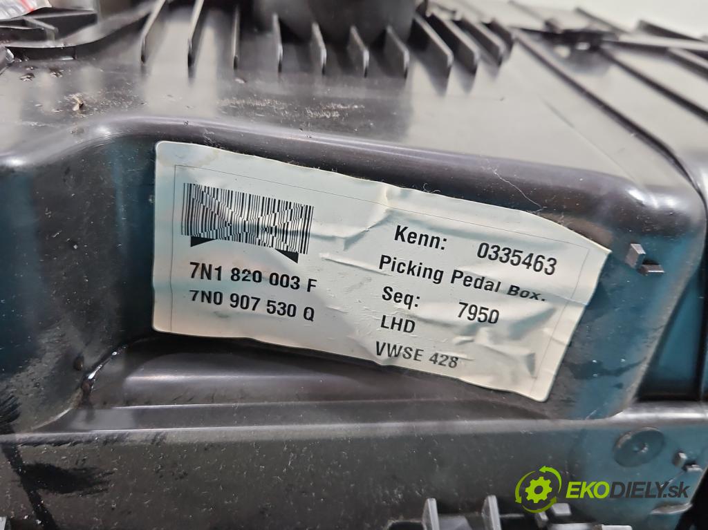 Vw Sharan II 2010-2022 2.0 tdi 170 hp automatic 125 kW 1968 cm3 5- radiátor 7N1820003F (Radiátory topení)