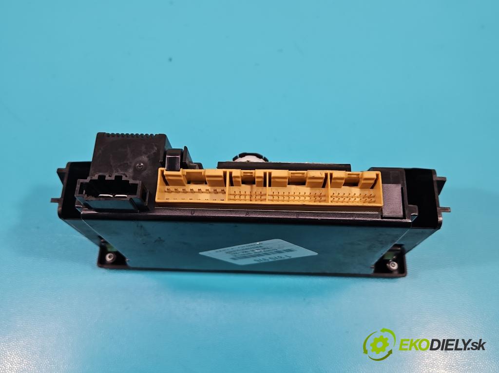 Audi A4 B5 1994-2001 1.9 tdi 116 HP manual 85 kW 1896 cm3 4- panel kúrenia 8D0820043M