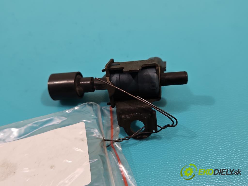 Toyota Avensis I T22 1997-2003 2.0 D4D 110 HP manual 81 kW 1995 cm3 5- ventil podtlaku 90910-12219 (Ventily)