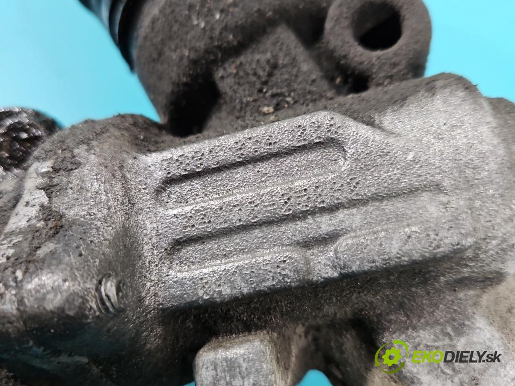 Toyota Avensis I T22 1997-2003 2.0 D4D 110 HP manual 81 kW 1995 cm3 5- Ozubené kolo: volant