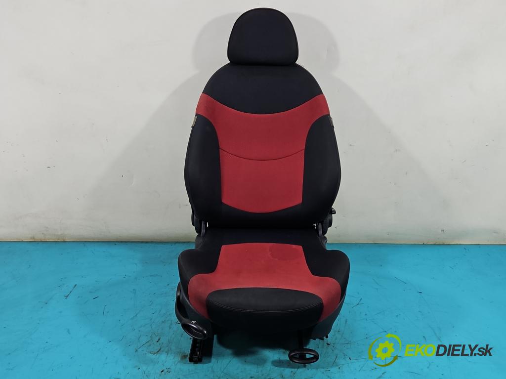 Mini One I 2000-2006 1.6 16V 90 HP manual 66 kW 1598 cm3 3- Sedačka pravý  (Sedačky, sedadlá)