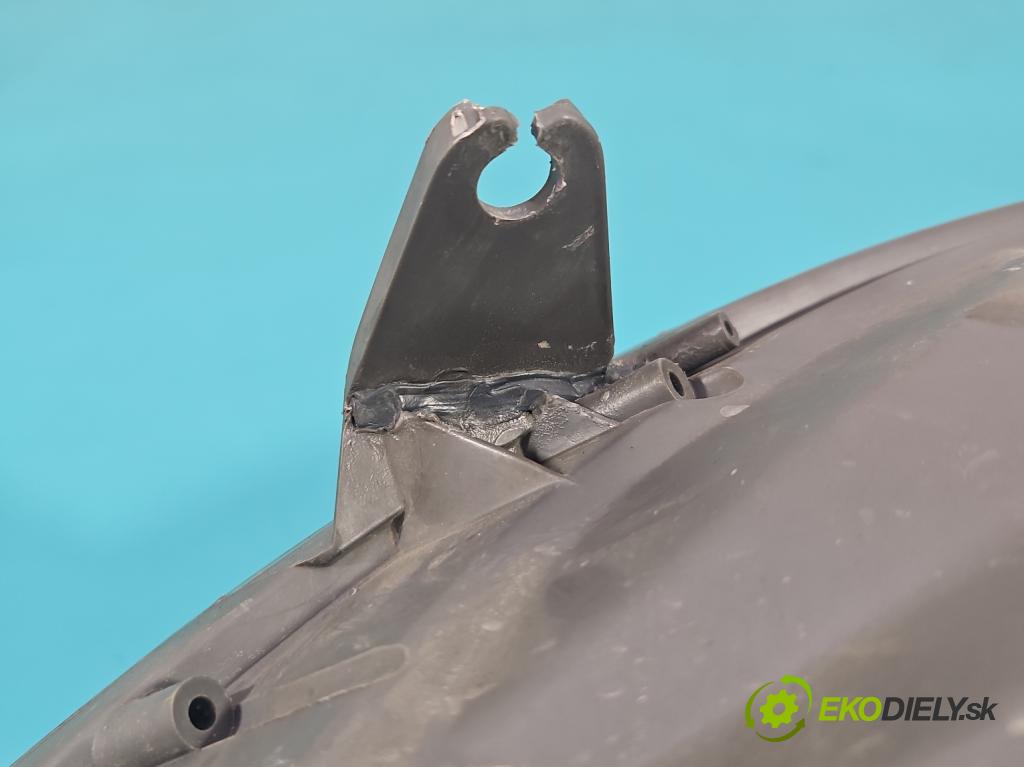 Toyota Yaris I 1999-2005 1.0 vvti 65 HP manual 48 kW 998 cm3 5- Reflektor: pravý  (Pravé)