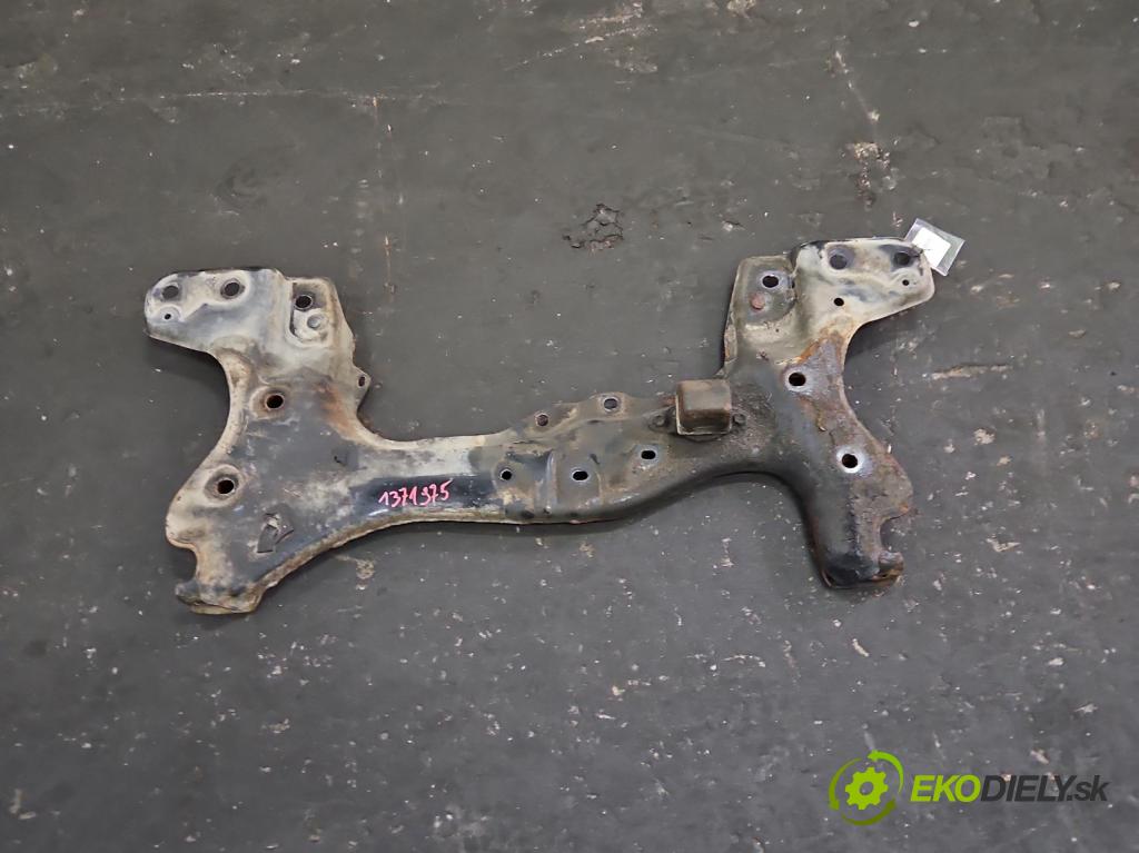 Toyota Corolla E11 1997-2002 1.6 16V 114 hp manual 84 kW 1587 cm3 5- výztuha motoru 