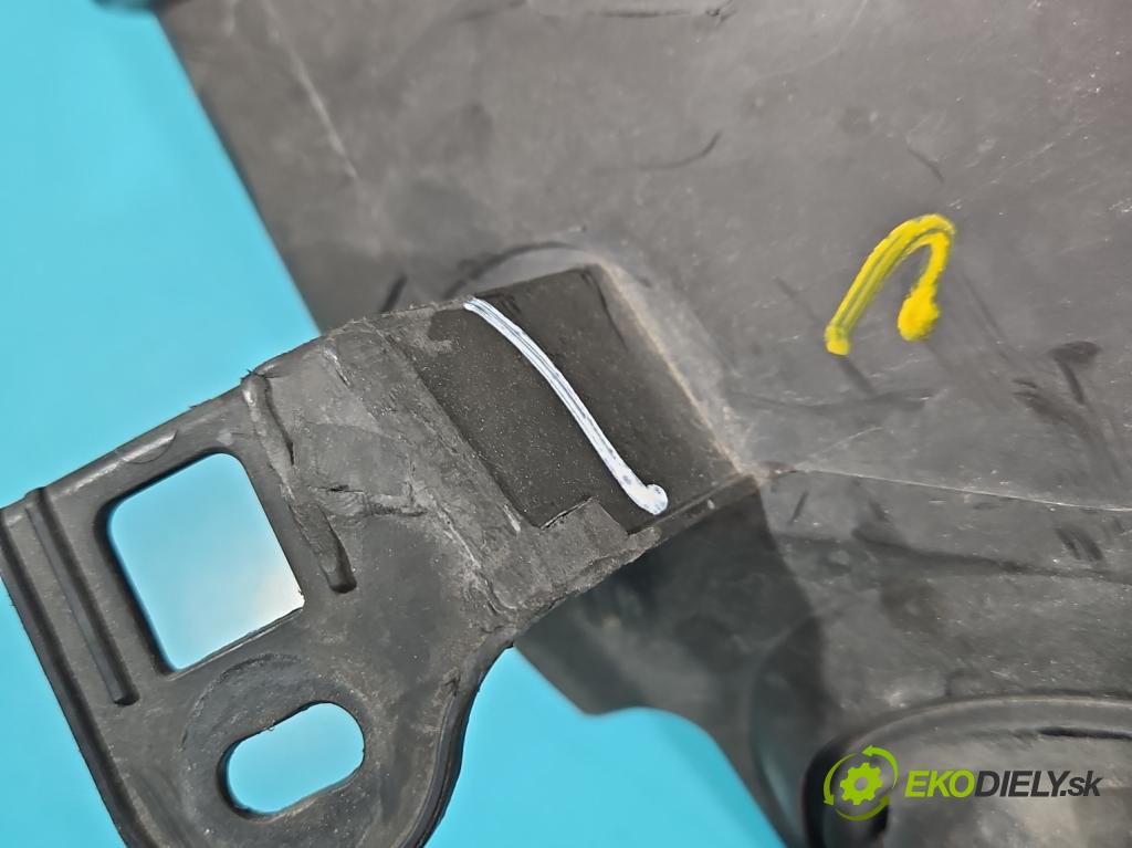 Renault Fluence 1.6 16V 110 HP manual 81 kW 1598 cm3 4- Reflektor: pravý 260100076R (Pravé)