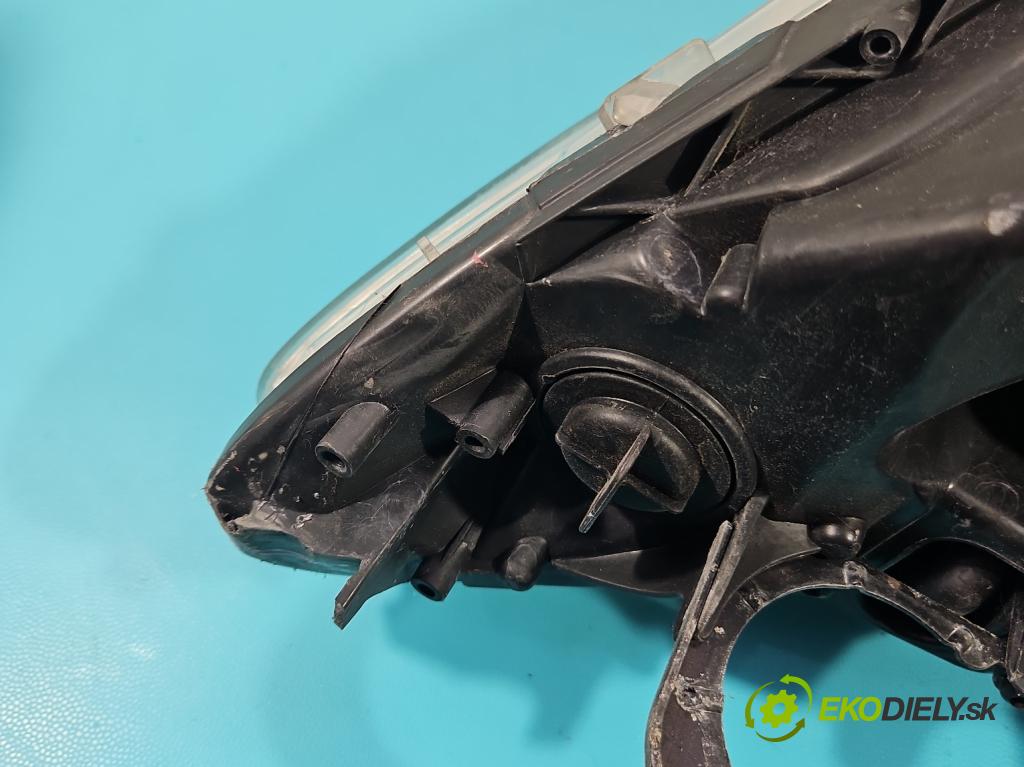 Peugeot 308 I 2007-2013 1.6 16V 120 HP manual 88 kW 1598 cm3 5- Reflektor: pravý 9656162480 (Pravé)