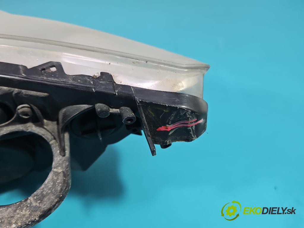 Peugeot 308 I 2007-2013 1.6 16V 120 HP manual 88 kW 1598 cm3 5- Reflektor: pravý 9656162480 (Pravé)