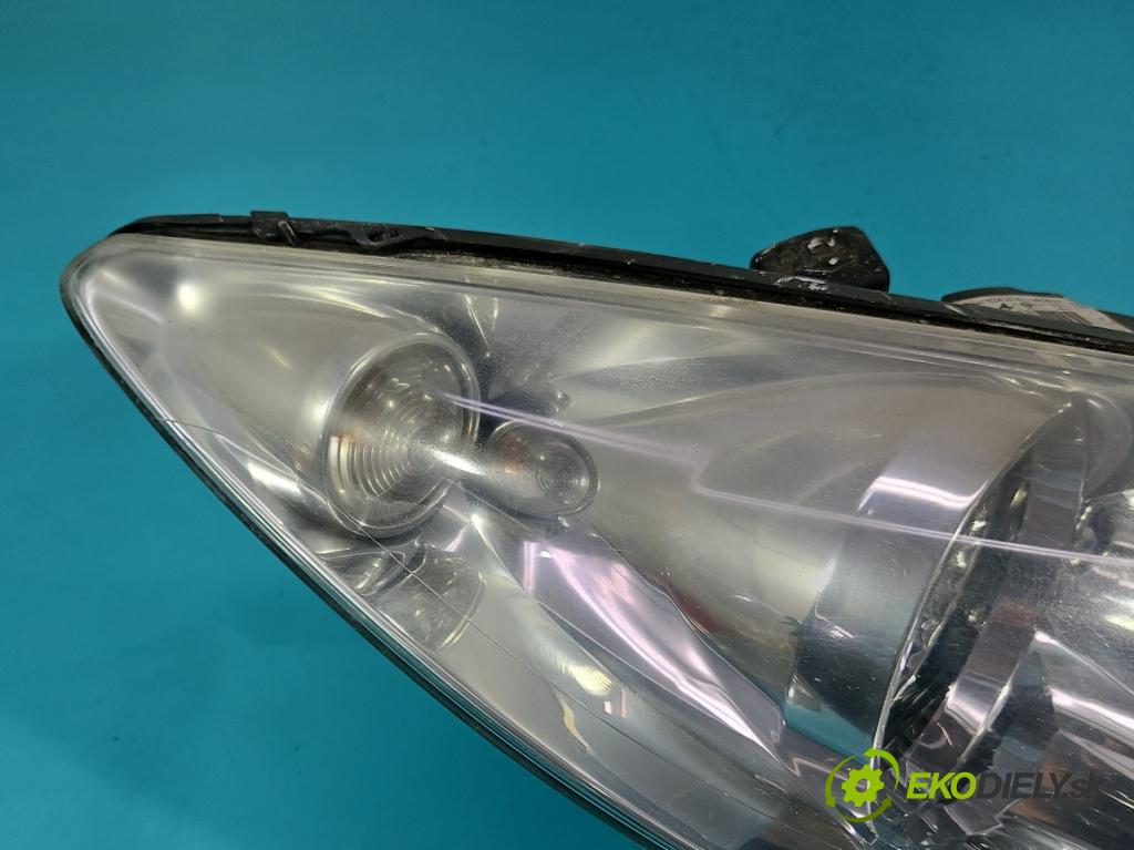 Peugeot 308 I 2007-2013 1.6 16V 120 HP manual 88 kW 1598 cm3 5- Reflektor: pravý 9656162480 (Pravé)