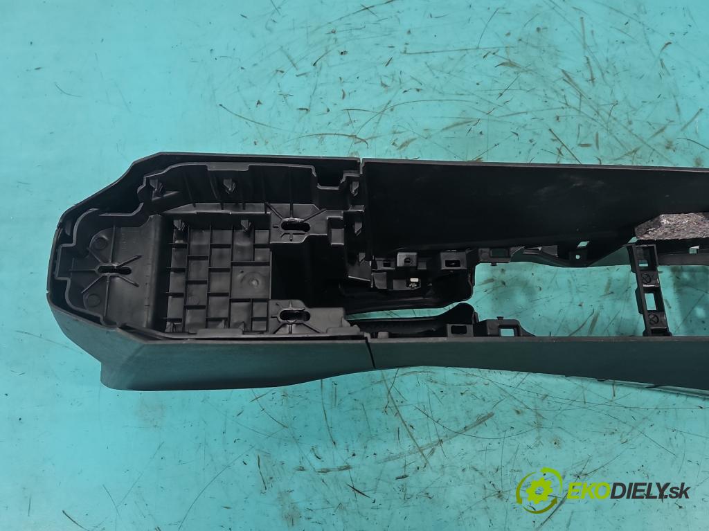 Peugeot 2008 I 2013-2019 1.6 hdi 92 hp manual 68 kW 1560 cm3 5- loketní opěrka  (Loketní opěrka)