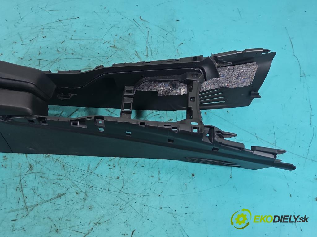 Peugeot 2008 I 2013-2019 1.6 hdi 92 hp manual 68 kW 1560 cm3 5- loketní opěrka  (Loketní opěrka)