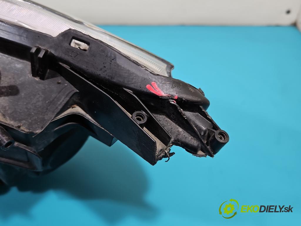 Peugeot 2008 I 2013-2019 1.6 hdi 92 HP manual 68 kW 1560 cm3 5- Reflektor: pravý 9677810080 (Pravé)