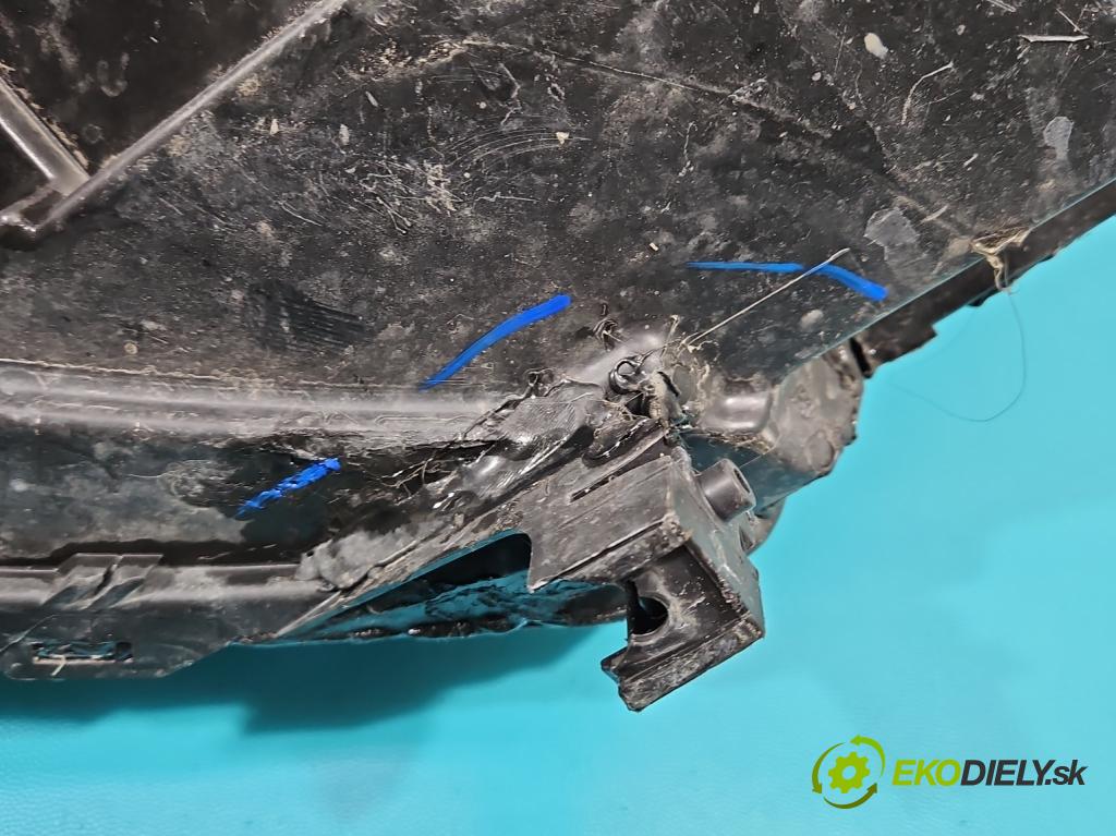 Peugeot 2008 I 2013-2019 1.6 hdi 92 HP manual 68 kW 1560 cm3 5- Reflektor: pravý 9677810080 (Pravé)